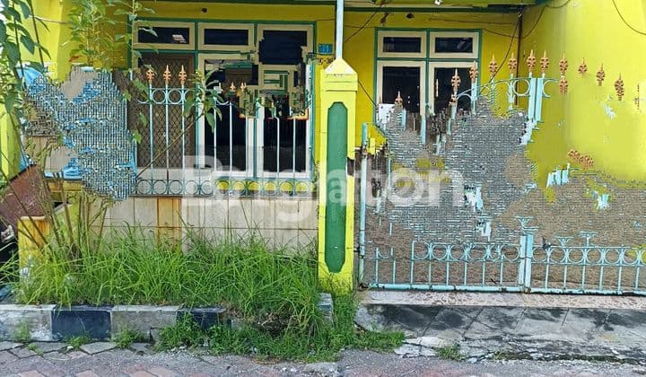 Rumah Hitung Tanah, Row Jalan 3 Mobil