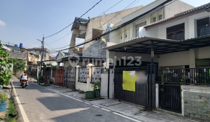 Nice House on West Cempaka Putih Street, Central Jakarta