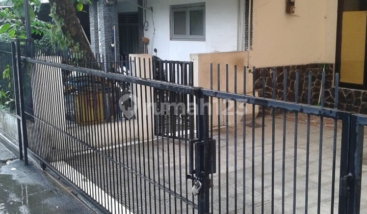 Rumah lama di Kebayoran Baru dekat SCBD