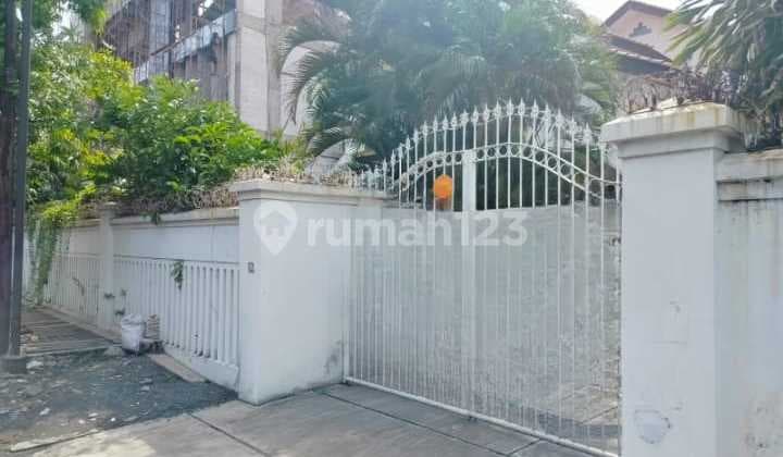 RUMAH strategis jalan RAYA JEMURSARI SURABAYA 19659