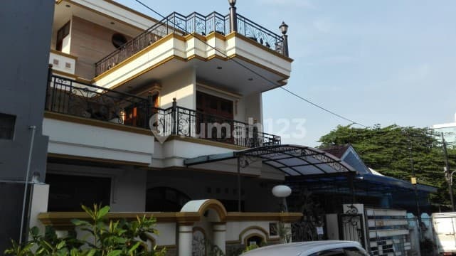 Rumah 3 lantai tengah kota, Jalan Anggrek, Belakang Citraland