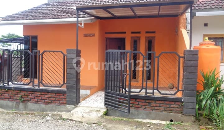 Rumah di Hoek Lt84 50 Hrg300jt di Manglayang Regensi Cileunyi Bandung