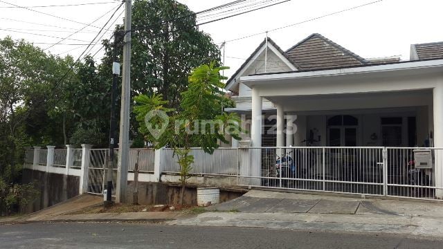 Rumah Modern Cluster harga Negotiable di Bukit Golf Cibubur