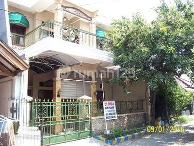 Rumah di Wisma Kedung Asem, 2 Lantai, Full Furnish, Dekat MERR, Terawat + SIAP HUNI