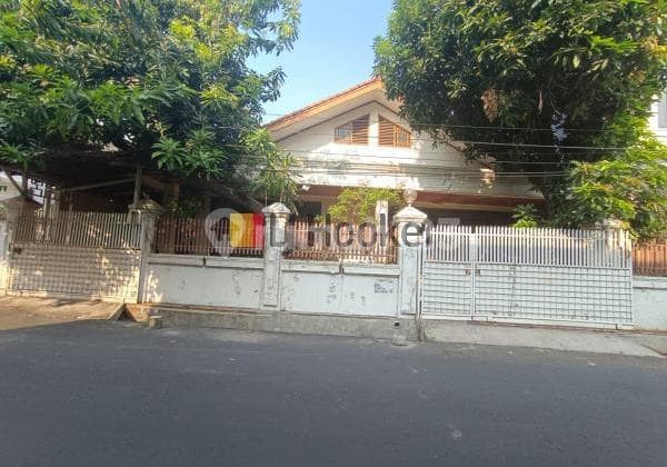 Rumah Hoek Luas 306M2 Cocok Dibangun Kost di Tomang Hero Jakarta Barat