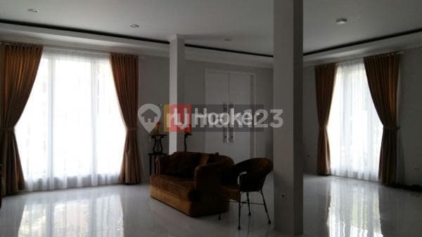 Rumah Di Jalan Janur Elok Area Kelapa Gading