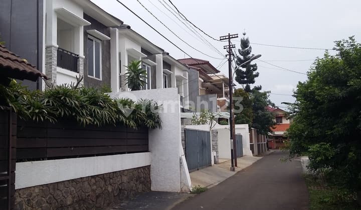 Rumah Lama Hitung Tanah Dalam Kompleks Hadap Timur