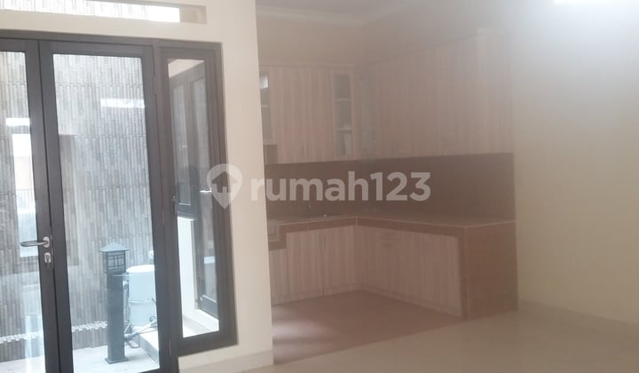RUMAH B,NEW.. TEBET HARGA TERJANGKAU