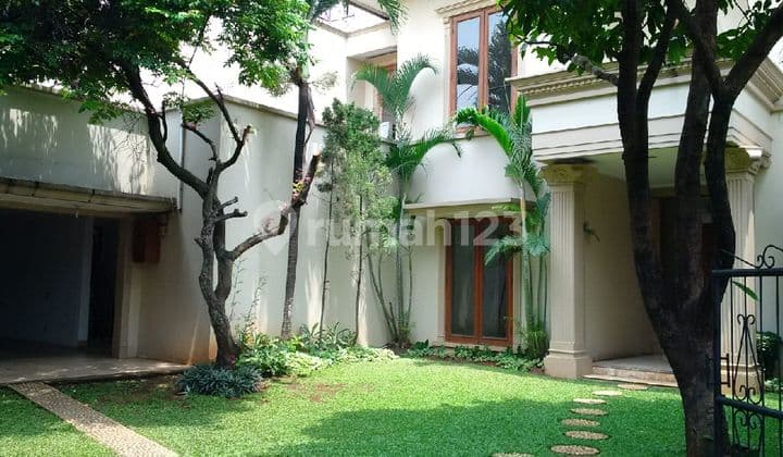 Another House in a compound inside a house complex close to Ampera