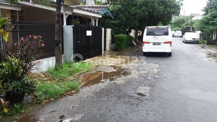 Rumah Investasi Hitung Tanah di Bona Indah, Lebak Bulus