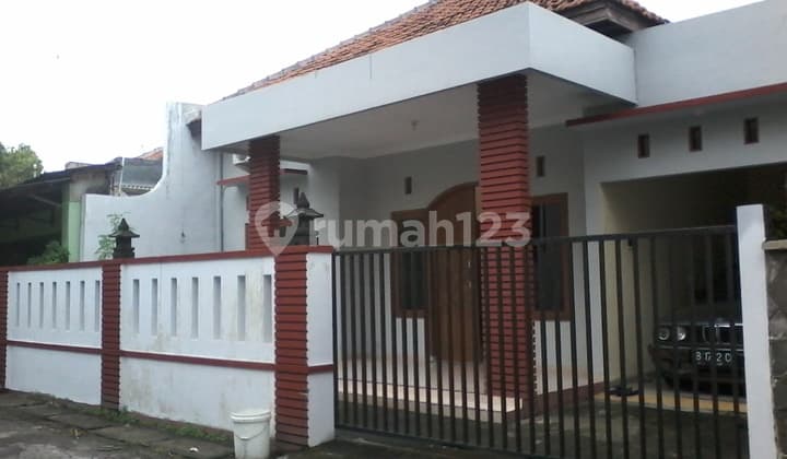 Rumah Tengah Kota Dekat Paragon Mall di Mangkubumen Banjarsari Solo