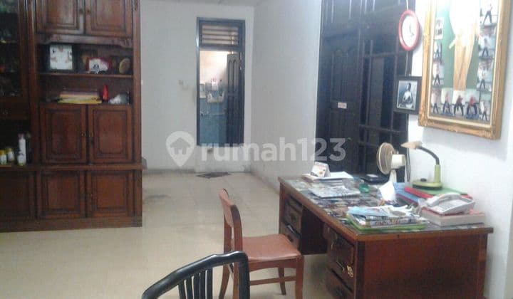 Rumah nyaman kokoh di pinggir jalan raya, strategis ke banyak jurusan, dekat pintu toll