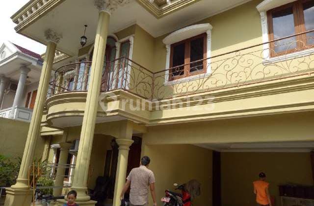 rumah mewah di modernland
