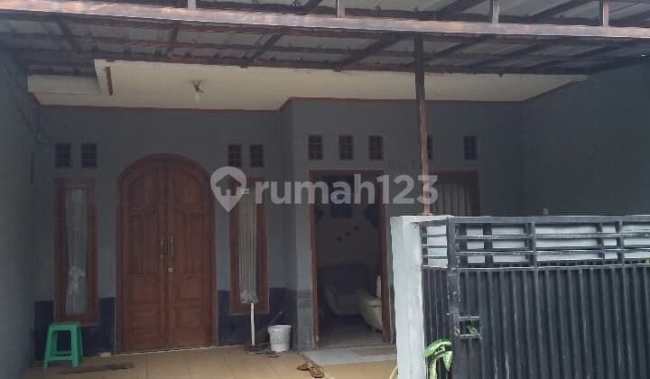 Rumah Tingkat Mininalis Siap Huni