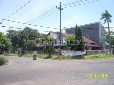 Rumah di Kutisari Indah Utara, Lokasi bagus, Hoek, row jalan lebar, bebas banjir.