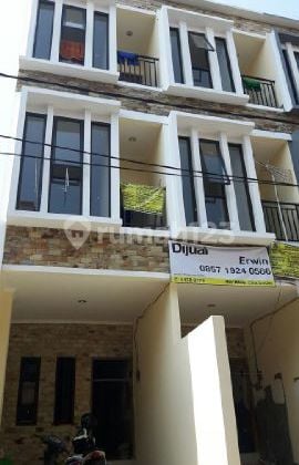 Rumah di Jln Nangka Cengkareng Rumah di Jln Nangka Cengkareng