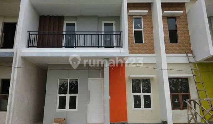 Cluster Golden Galaxy Inn Rumah cantik dua lantai Free Kanopi AC Kitchen Set