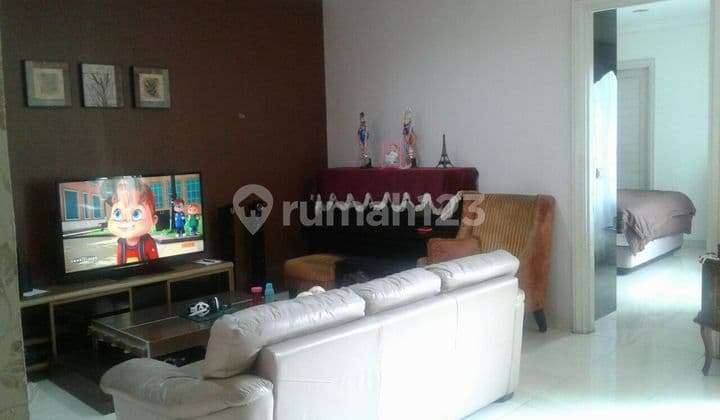 Asri nyaman, dekat jalan kaki ke Giant dan pusat perbelanjaan lainnya serta sekolahan/Binus, pintu toll