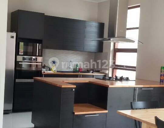 Very nice minimalist NEW house