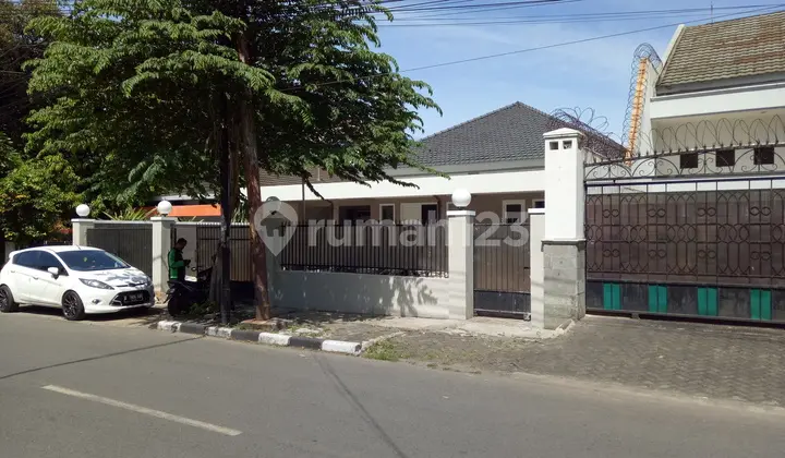 Rumah Cikini Menteng untuk kantor BUCepat