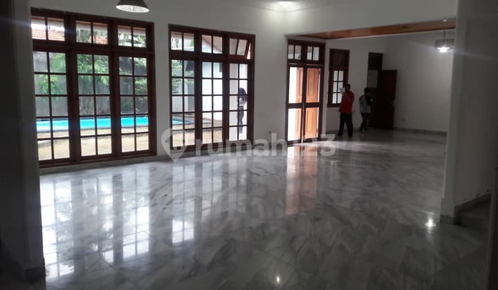 Disewakan Rumah Besar Lokasi Strategis Area Cipete