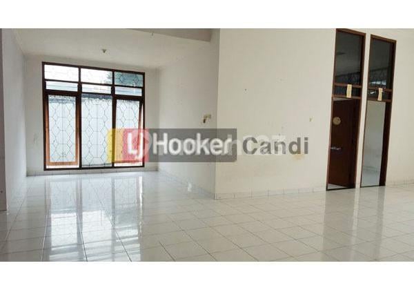 Dijual Rumah di WR Supratman Kalibanteng