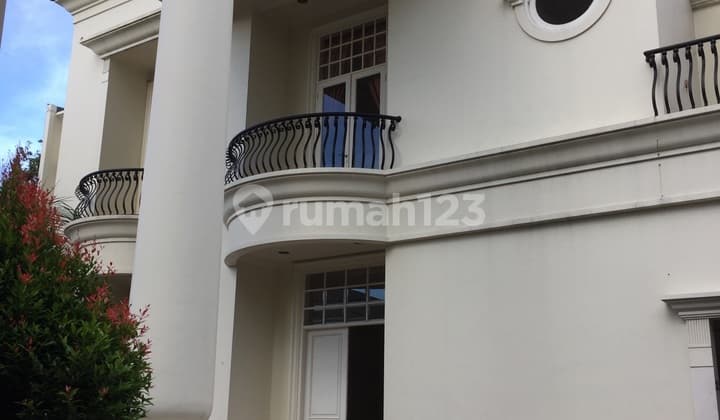 Rumah mewah dan modern di Kemang Ampera