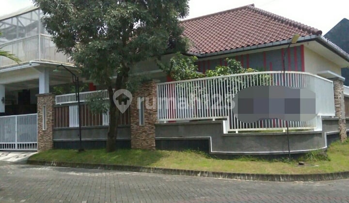 Rumah Pojok Yang Luas Di Gadang