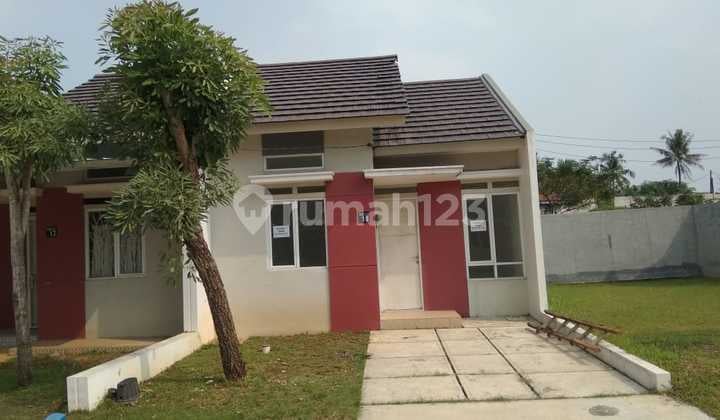 Furnised B U Jual Rugi Th Ini Tmurah Pl Strategis Furnised Apa Adanya: 499 ,Fully Furnished Plus 50 Barang Beli Baru Semua , Kitchenset Alumunium,Kanopi Dpn Blkg Udh Renov Belakang Jd Servis Area Termurah Seberang Alfamidi &Kolam Renang Bonus Kanopi.sebel