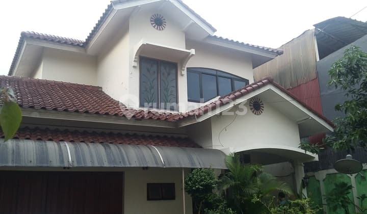 Rumah Besar Dan Strategis Akses Mudah Kramat Jati