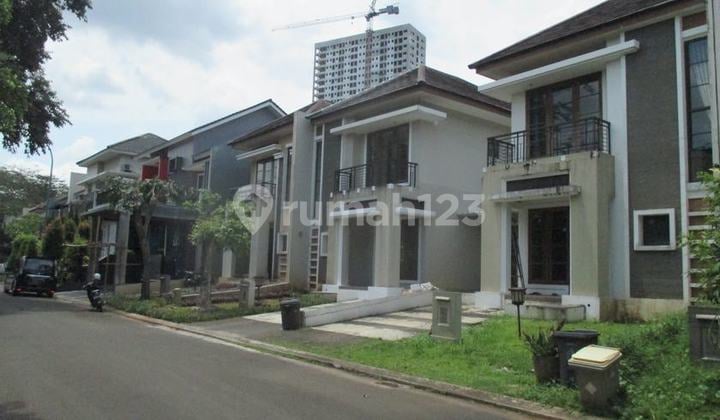 Rumah strategis, dekat Toll Jorr, fasilitas Club House, The Green Vineyard, BSD City