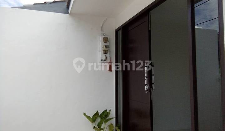 rumah Brand New dan Siap huni di area Benhil, Lebar jalan 2 Mobil..