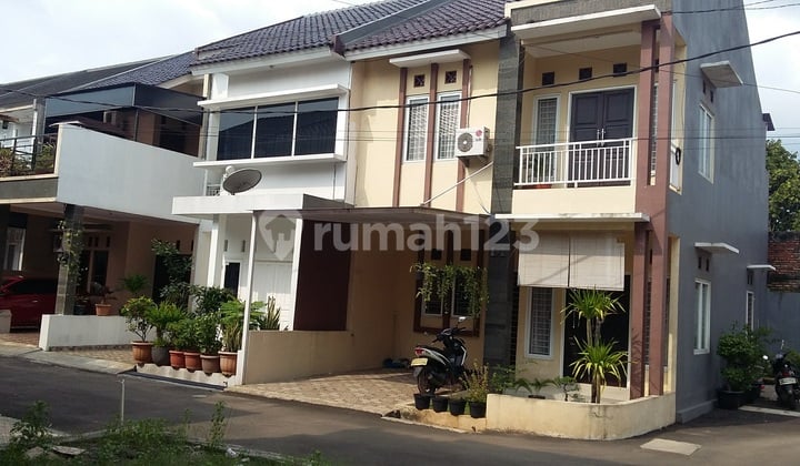 Rumah Dalam Cluster Akses Dewi Sartika Dan PGC Tinggal 2 Unit