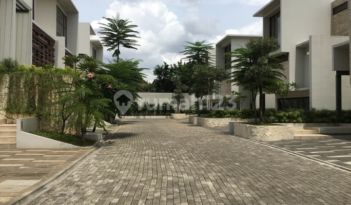 Dijual Rumah 3 Lantai Private Pool di BENOA RESIDENCE, Jeruk Purut, Cilandak Jakarta Selatan