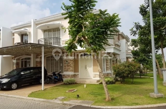Rumah Klasik Single Best di Lingkungan Ruko Klasik. Sebrang Taman Club House