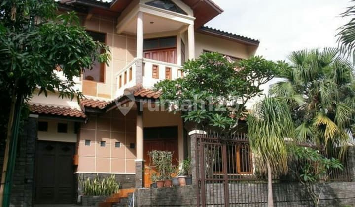 Rumah Di Setra Duta