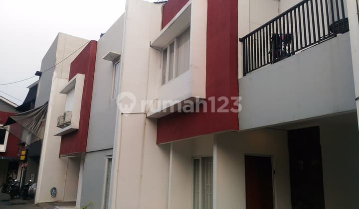 Rumah Cluster Dengan Akses Mudah Ke Pancoran Siap Huni