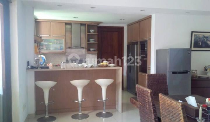 Rumah Dijual, 5 Kamar Tidur, Kolam Renang, Shm, di Seminyak, Bali