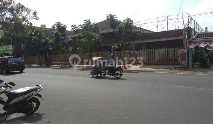 Rumah tengah kota cocok untuk usaha