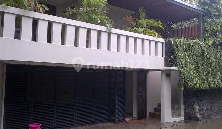 Quite Townhouse Residence in Kebayoran Area