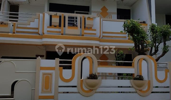 Nice House in Green Garden, Strategic Location in West Jakarta.