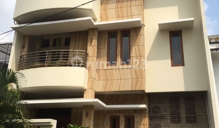 Luxury House in Green Garden West Jakarta