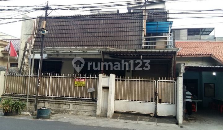House Suitable for Offices, Location Near Tarakan Hospital, Cideng, Central Jakarta