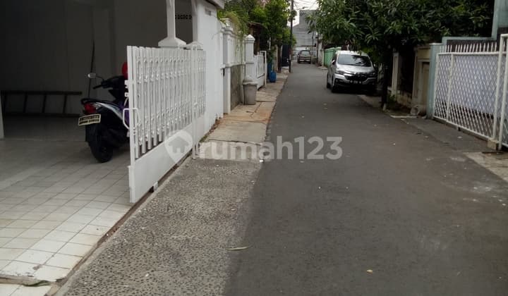 Rumah Murah....!!! jalan 2 mobil cocok untuk kantor dan tempat tinggal