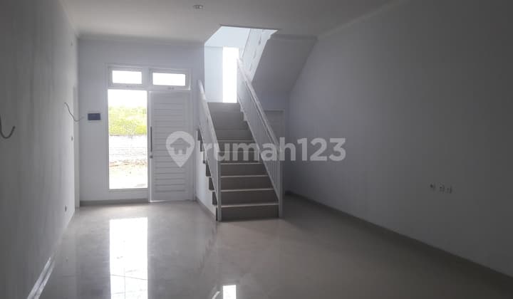 Rumah 2 lantai sertifikat hak milik