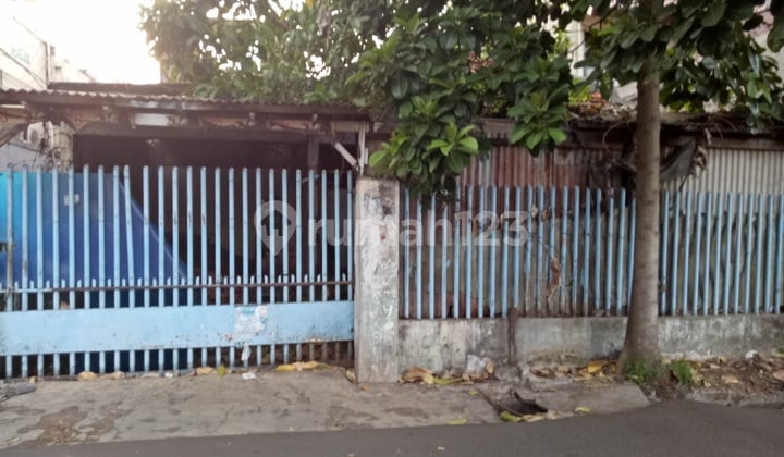 Rumah lama hitung tanah.... harga terjangkau jalan besar