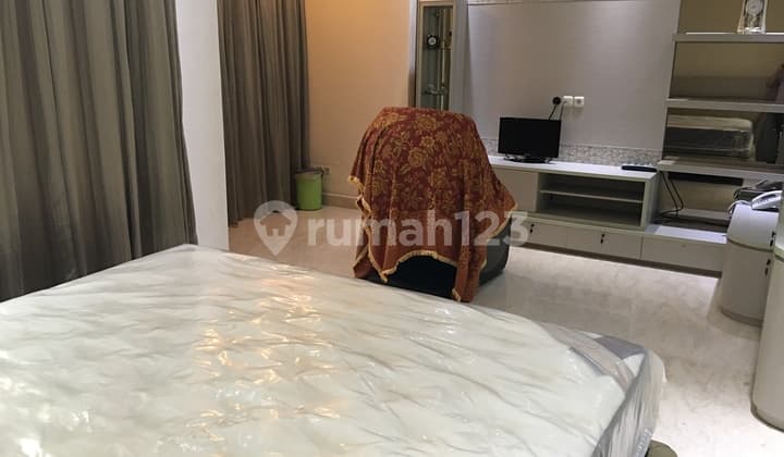 RUMAH LUX CROWN GOLF PIK FULL RENOV VIEW GARDEN