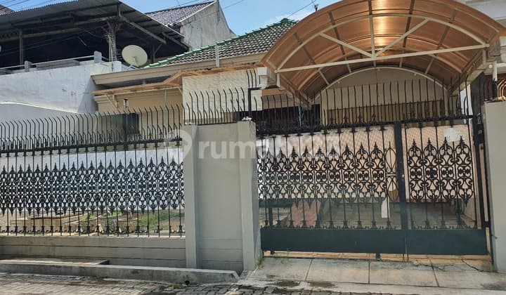 Rumah 2 Lantai Siap Pakai tengah kota di Jl Anggrek
