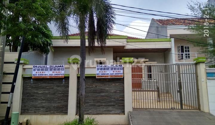 Rumah baru siap huni di lokasi pinggir jalan surya kalideres