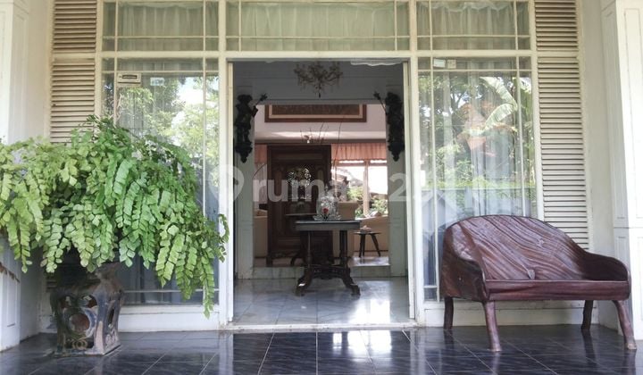 Rumah Asri dalam Komplek Elit